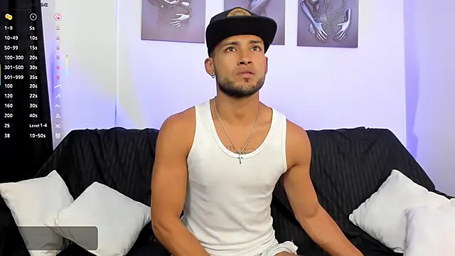 Snapshot of Max_Conor1 chatting on 11/05/25, 10:10 Max Conor1 online show from 11/05/25, 10:10