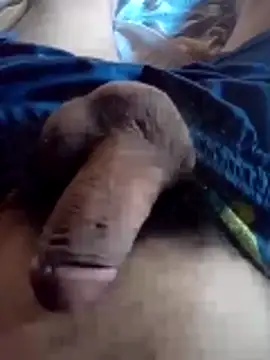 Snapshot of CuttableBuyout chatting on 10/31/25, 07:15 CuttableBuyout online show from 10/31/25, 07:15