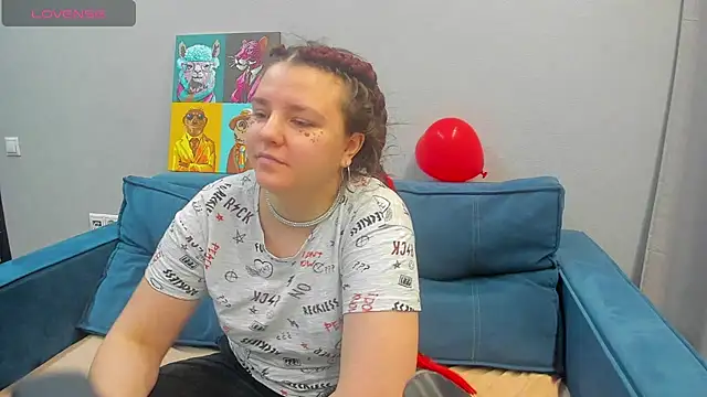 Snapshot of Jenny_Jimmy chatting on 02/17/25, 01:04 Jenny Jimmy online show from 02/17/25, 01:04