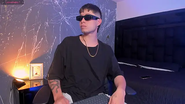 marcuscollins1  online show from 10/27/25, 01:04