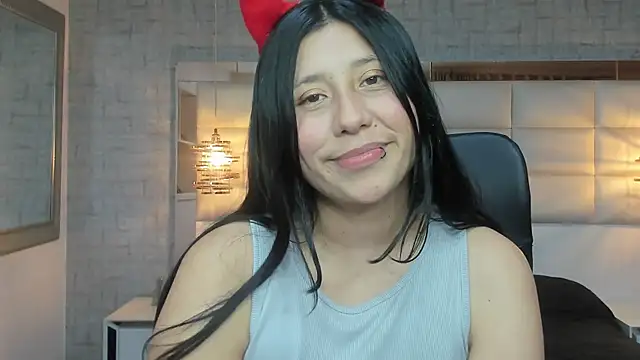 Nohemi louse online show from 10/10/25, 07:13