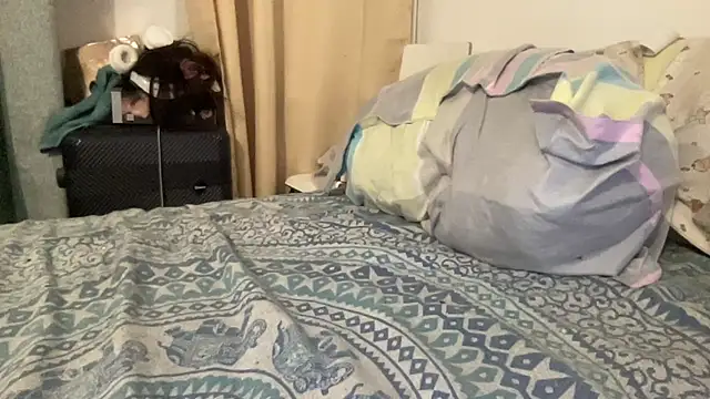 shineofcrazy online show from 10/28/25, 04:42