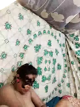 Snapshot of monekhan123 chatting on 02/28/25, 04:32 monekhan123 online show from 02/28/25, 04:32