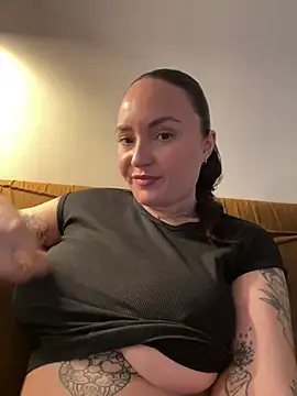 Snapshot of Orgasmille chatting on 03/15/25, 04:21 Orgasmille online show from 03/15/25, 04:21