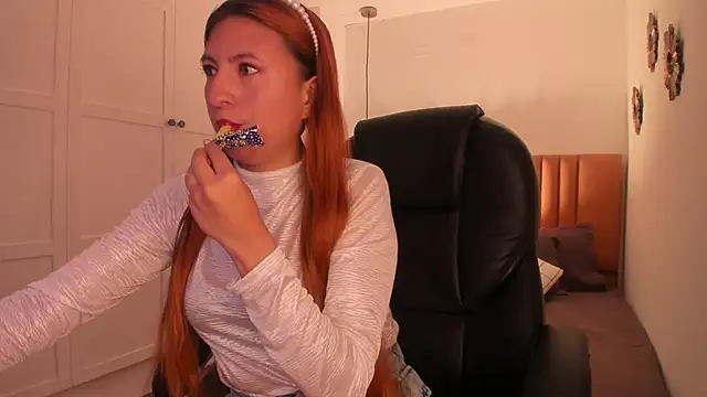 fer angel  online show from 02/17/25, 02:15