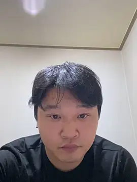 Snapshot of offwhite777 chatting on 01/30/25, 03:19 offwhite777 online show from 01/30/25, 03:19