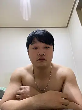 Snapshot of offwhite777 chatting on 02/02/25, 02:13 offwhite777 online show from 02/02/25, 02:13