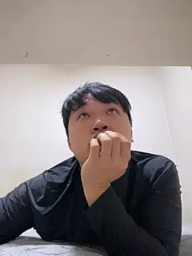 Snapshot of offwhite777 chatting on 02/04/25, 08:46 offwhite777 online show from 02/04/25, 08:46