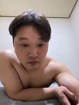 Snapshot of offwhite777 chatting on 02/23/25, 08:22 offwhite777 online show from 02/23/25, 08:22