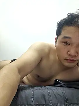 Snapshot of offwhite777 chatting on 11/12/25, 01:55 offwhite777 online show from 11/12/25, 01:55