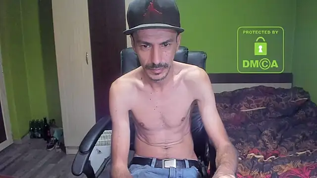 Snapshot of BigCumShoot chatting on 10/15/25, 06:02 BigCumShoot online show from 10/15/25, 06:02