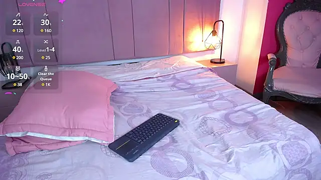 Snapshot of Engelth_ chatting on 02/15/25, 01:16 Engelth online show from 02/15/25, 01:16