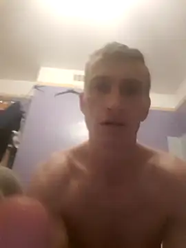 Snapshot of BigKyle2025 chatting on 11/25/25, 10:54 BigKyle2025 online show from 11/25/25, 10:54