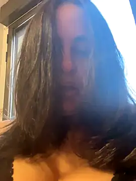 laarti online show from 11/16/25, 03:50