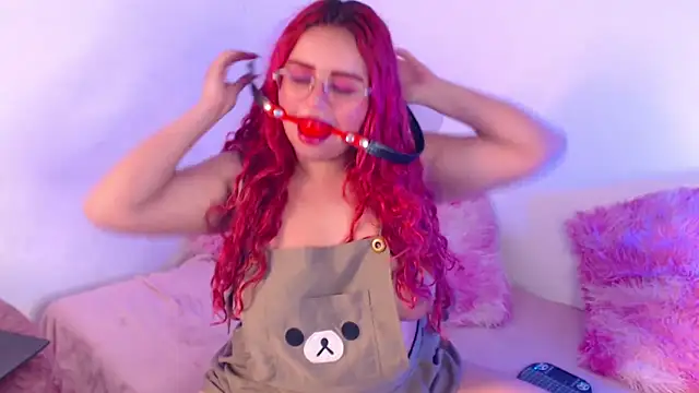 Snapshot of EstefyTabbo chatting on 09/28/25, 07:19 EstefyTabbo online show from 09/28/25, 07:19