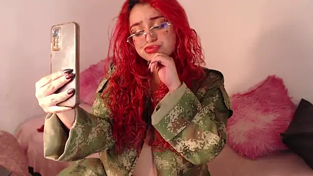 Snapshot of EstefyTabbo chatting on 09/29/25, 10:25 EstefyTabbo online show from 09/29/25, 10:25