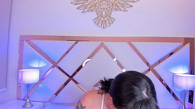 Snapshot of TinaPutina chatting on 03/11/25, 08:53 TinaPutina online show from 03/11/25, 08:53