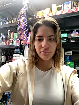 Snapshot of Andrea18_blonde chatting on 10/30/25, 01:56 Andrea18 blonde online show from 10/30/25, 01:56