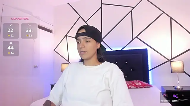 Liiam smith  online show from 03/11/25, 04:18