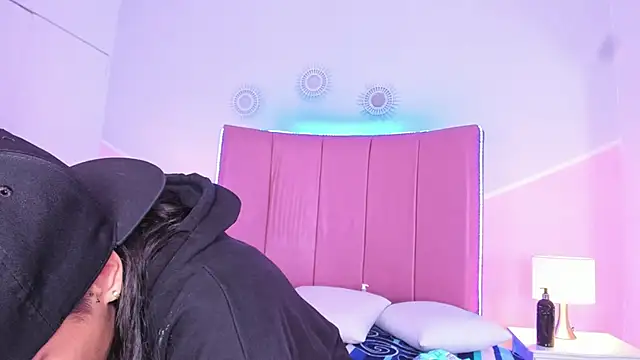 Liiam smith  online show from 09/13/25, 01:00