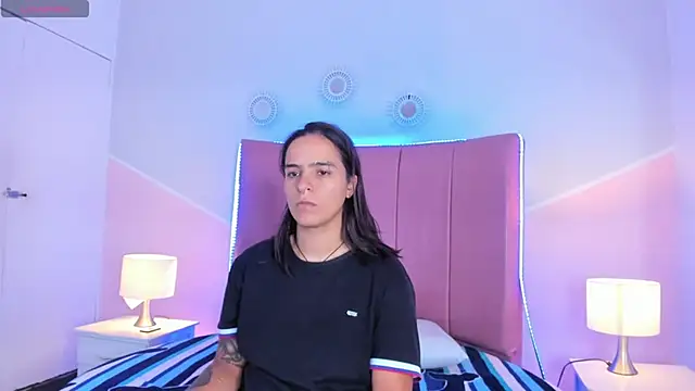 Liiam smith  online show from 09/26/25, 02:10