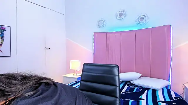 Liiam smith  online show from 10/16/25, 01:56