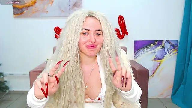 Snapshot of MissisCaty chatting on 02/23/25, 10:20 MissisCaty online show from 02/23/25, 10:20