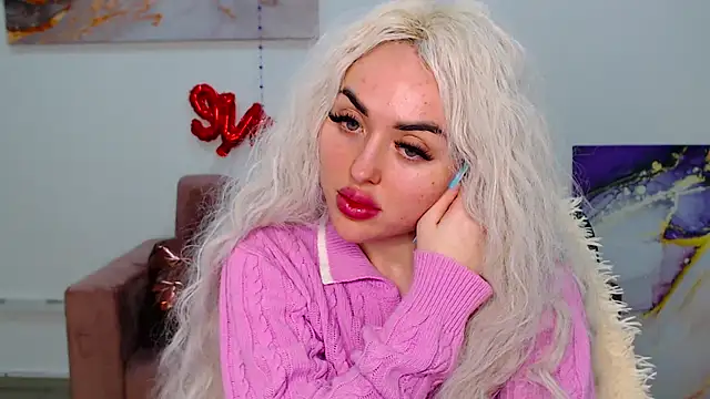 Snapshot of MissisCaty chatting on 03/19/25, 03:40 MissisCaty online show from 03/19/25, 03:40