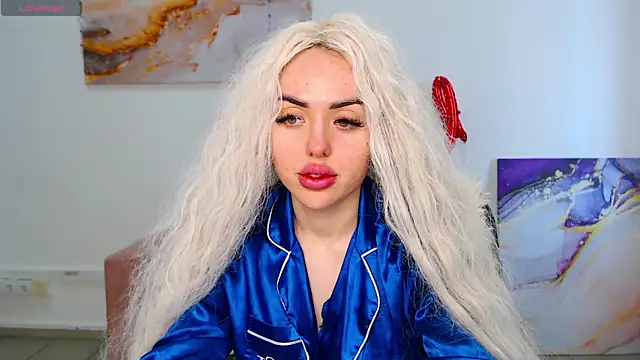 Snapshot of MissisCaty chatting on 03/22/25, 06:43 MissisCaty online show from 03/22/25, 06:43