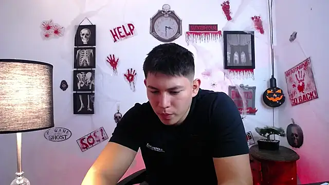 JamesCr  online show from 10/29/25, 11:23