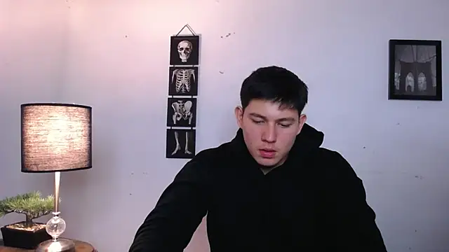 JamesCr  online show from 11/22/25, 01:48