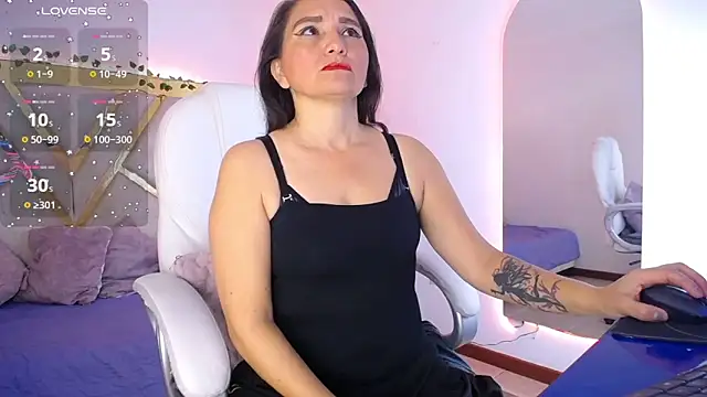 Alexaamoon  online show from 11/06/25, 03:57