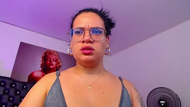 Snapshot of Taliana36 chatting on 02/05/25, 12:49 Taliana36 online show from 02/05/25, 12:49