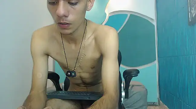 Snapshot of HotDirty_Couple chatting on 02/11/25, 06:40 HotDirty Couple online show from 02/11/25, 06:40