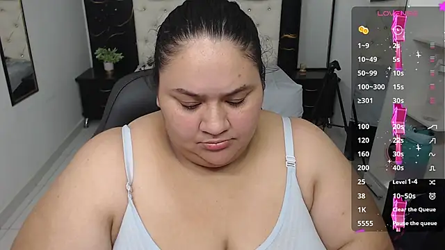 Snapshot of Aaliyah11 chatting on 09/18/25, 10:01 Aaliyah11 online show from 09/18/25, 10:01