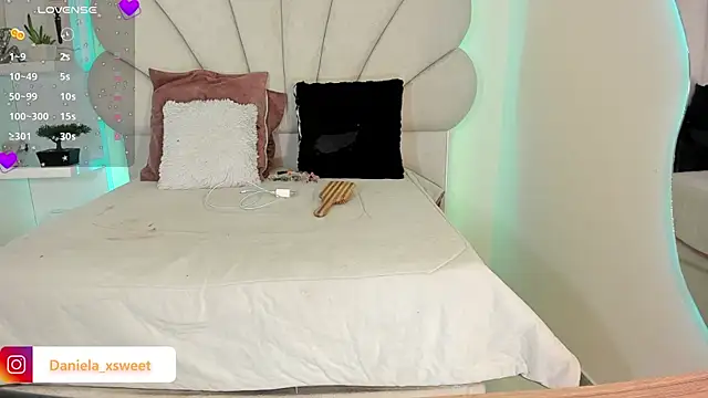 Danielaangelina online show from 10/12/25, 06:34