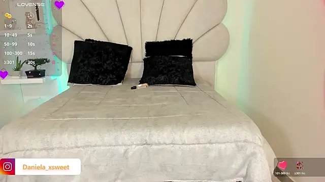 Danielaangelina online show from 10/19/25, 06:14