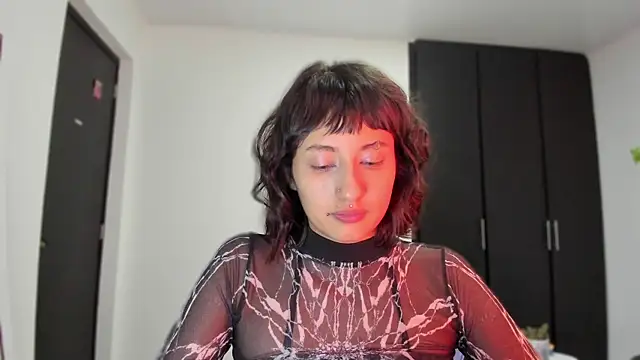 ggor4w33 online show from 10/12/25, 12:37