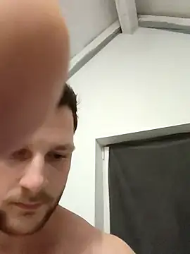 Snapshot of Cosmin224451 chatting on 11/25/25, 09:37 Cosmin224451 online show from 11/25/25, 09:37