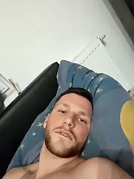 Snapshot of Cosmin224451 chatting on 11/30/25, 05:39 Cosmin224451 online show from 11/30/25, 05:39