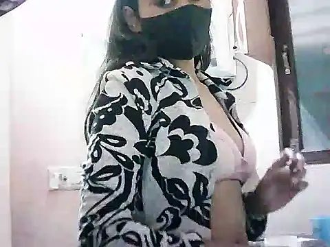 Snapshot of Rubi-Ji chatting on 02/19/25, 12:25 Rubi-Ji online show from 02/19/25, 12:25