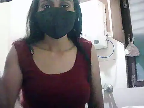 Snapshot of Rubi-Ji chatting on 03/21/25, 01:24 Rubi-Ji online show from 03/21/25, 01:24