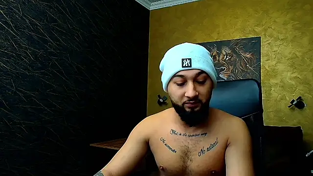 Snapshot of JaceZachary chatting on 02/25/25, 03:27 JaceZachary online show from 02/25/25, 03:27