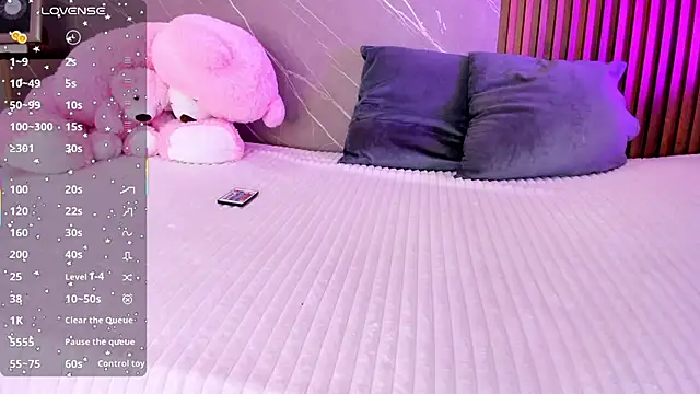 ariana jhonson1 online show from 10/21/25, 12:28