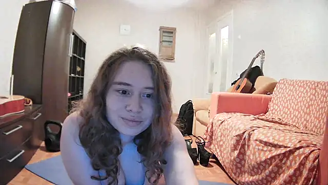 Snapshot of girliemilk chatting on 03/14/25, 05:57 girliemilk online show from 03/14/25, 05:57