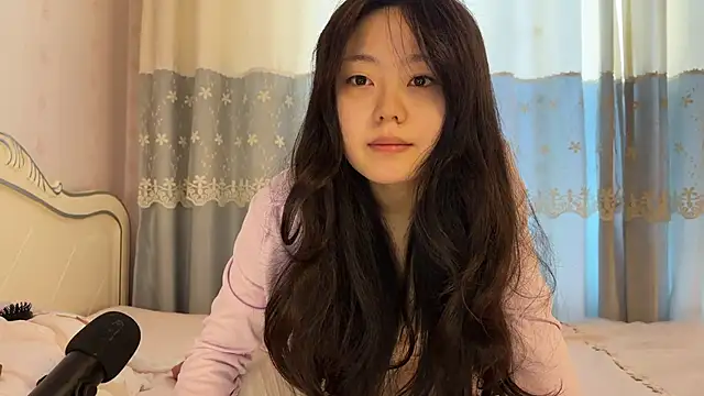 Snapshot of nanaliu6 chatting on 11/11/25, 02:11 nanaliu6 online show from 11/11/25, 02:11