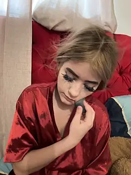 Snapshot of akirahattori chatting on 10/08/25, 04:37 akirahattori online show from 10/08/25, 04:37