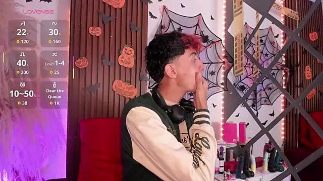 Snapshot of Allen_Starck chatting on 10/17/25, 02:04 Allen Starck online show from 10/17/25, 02:04