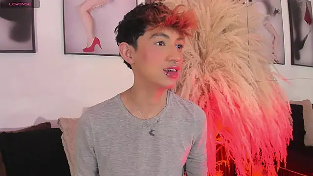 Snapshot of Allen_Starck chatting on 11/11/25, 03:39 Allen Starck online show from 11/11/25, 03:39