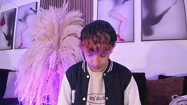 Snapshot of Allen_Starck chatting on 11/13/25, 03:05 Allen Starck online show from 11/13/25, 03:05